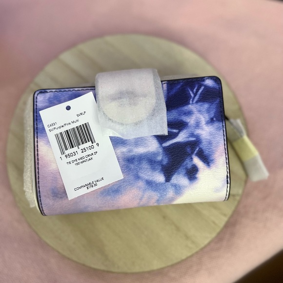 Coach Wallet - Picture 16 of 16